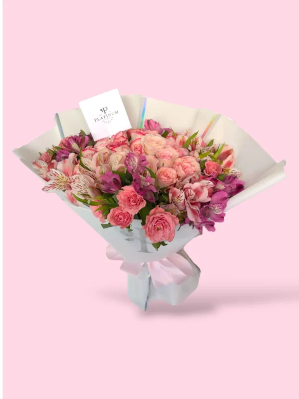 24 Rosas dovela con astromelia y mini rosa